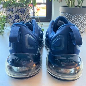 NIKE airmax 720 Navy